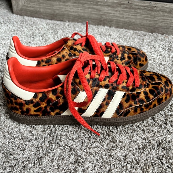 adidas Shoes - Adidas leapord sambas
